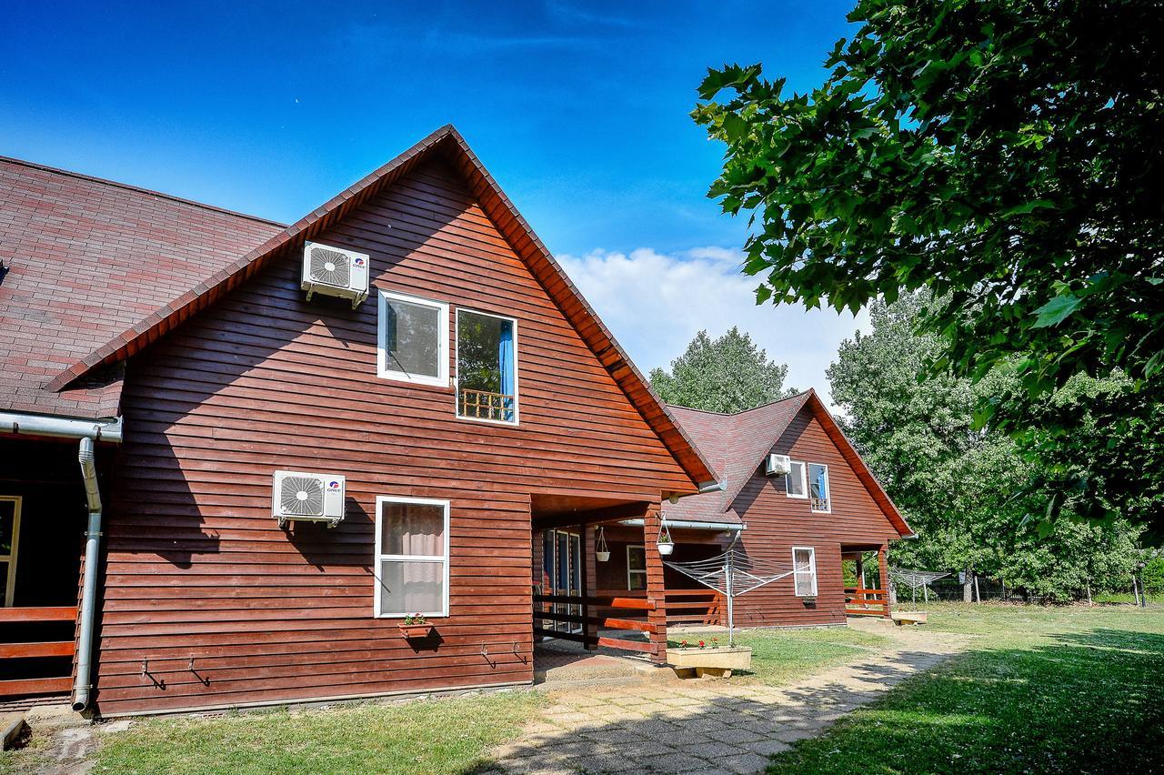 Oliver Inn Балатонлелле Екстер'єр фото